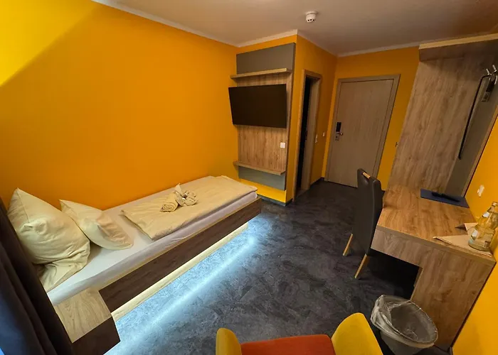 ホテル Heidekoenig ツェレ